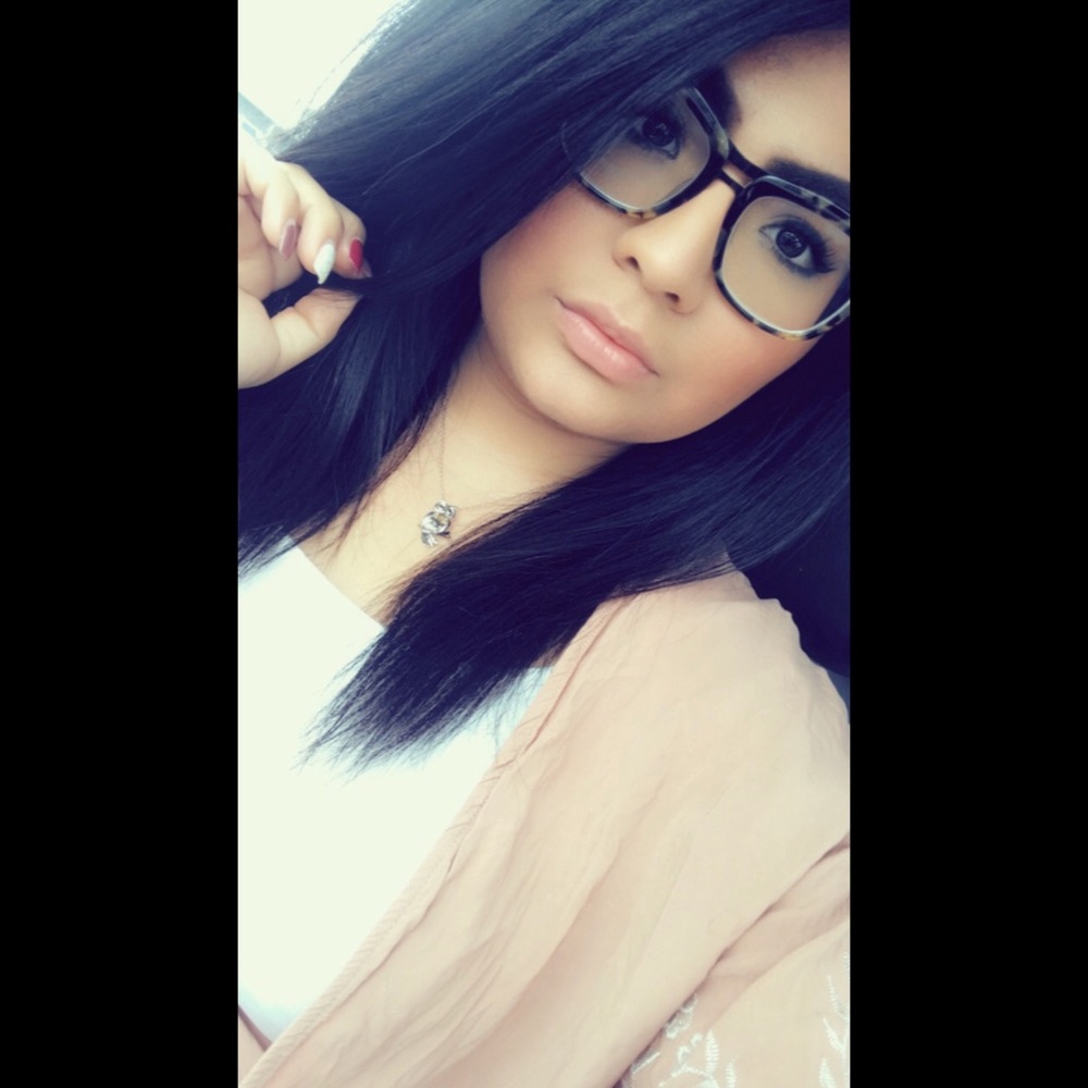 Meet your Posher, Yasmeen